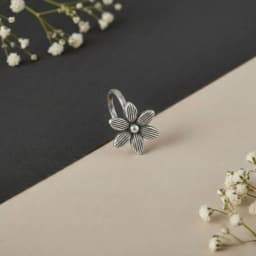 Radiant Lily Silver Nath