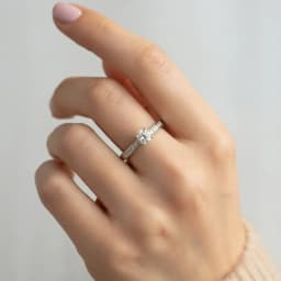 Elegant Silver Ring