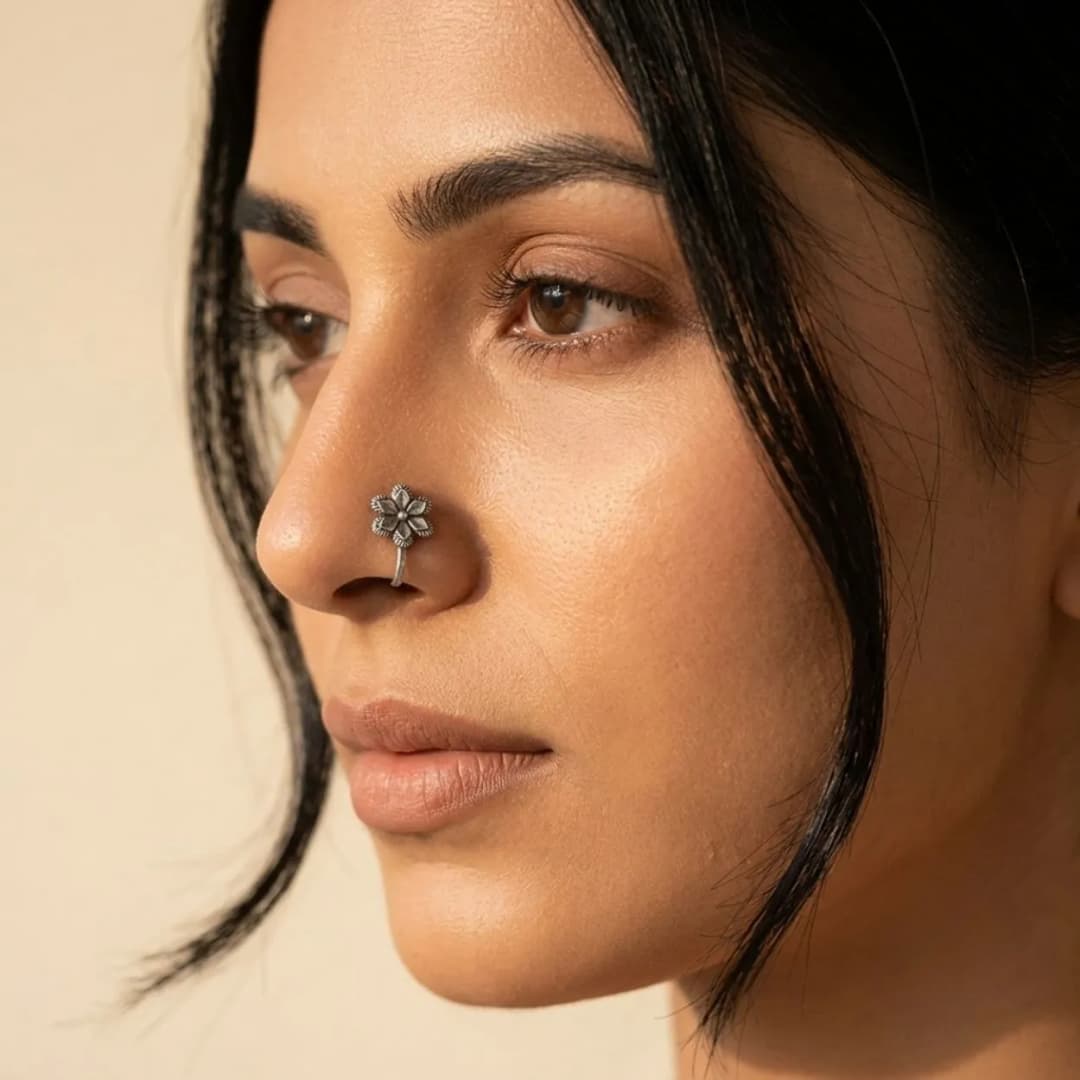 Daisy Silver Oxidized Nath