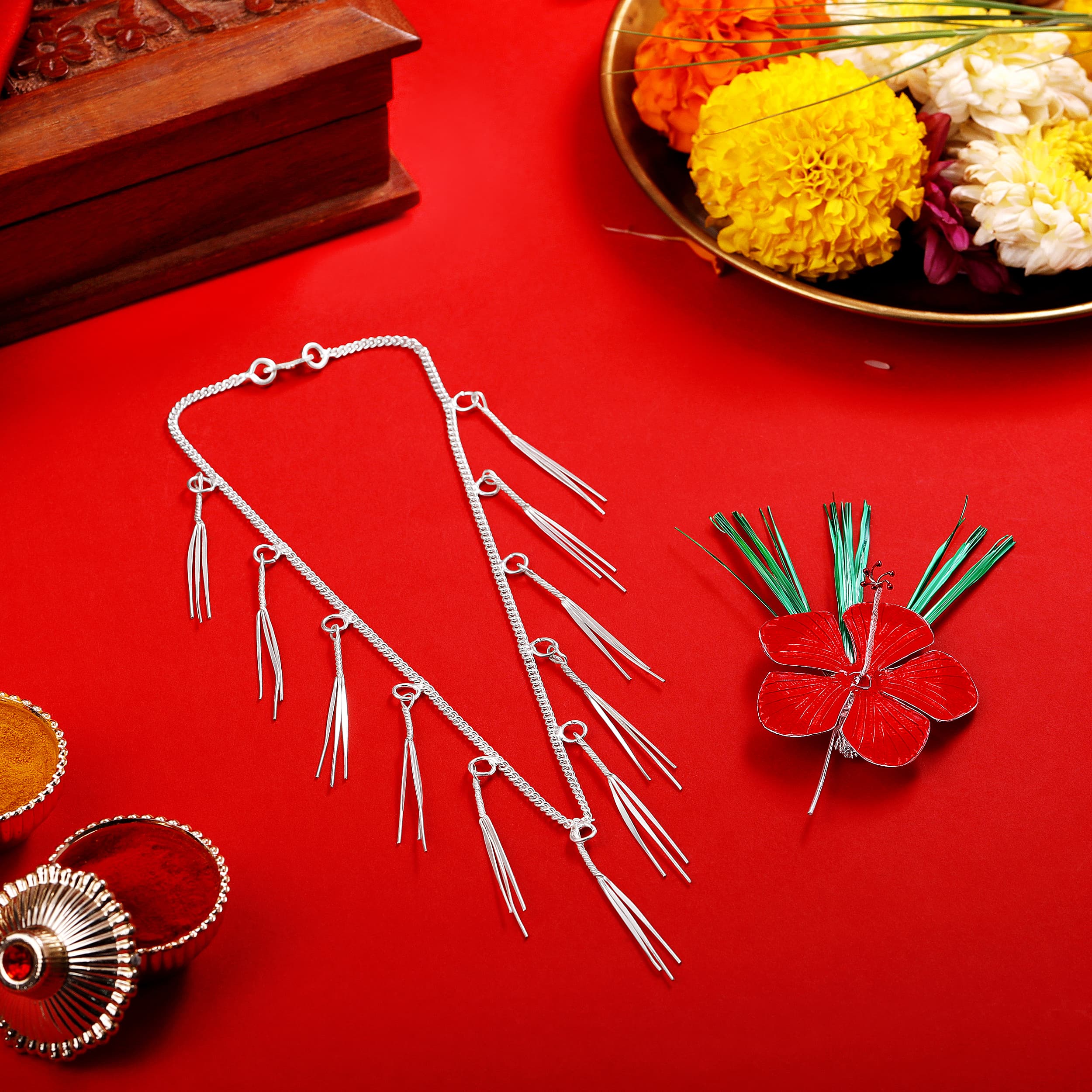 Silver Durva Haar and Red petal Jaswand Flower Ganpati Set