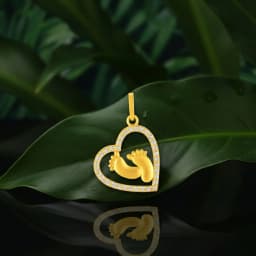 Pure Love 22ct Gold Heart Locket