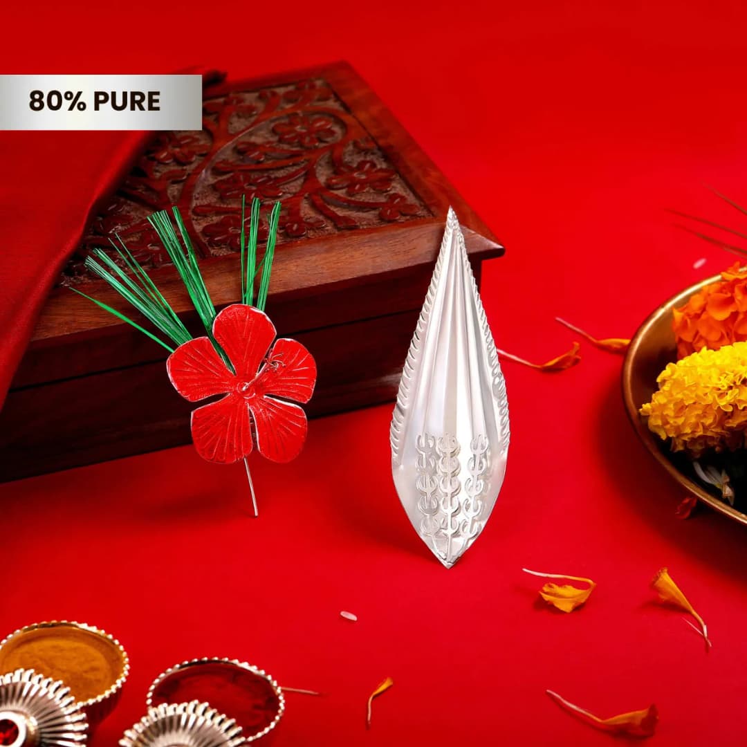 Red Petal Jaswand Flower and Silver Kevda Pan Ganpati Set